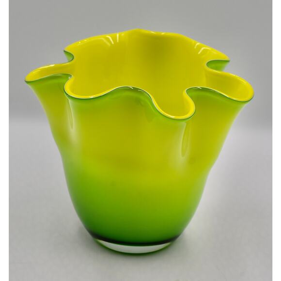 Vintage Gorgeous Designs Studio Handkerchief Handblown Art Glass Vase - Picture 3 of 7